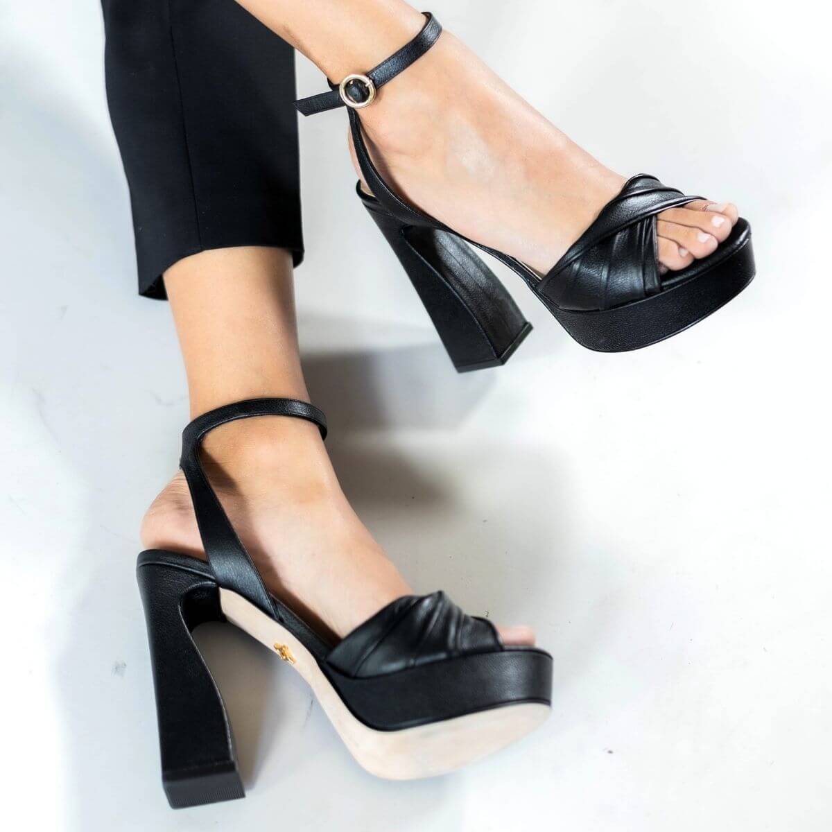 DALILA 125 - Negro   Zapato Sandalia Plataforma Tacon Alto Para Dama en Piel