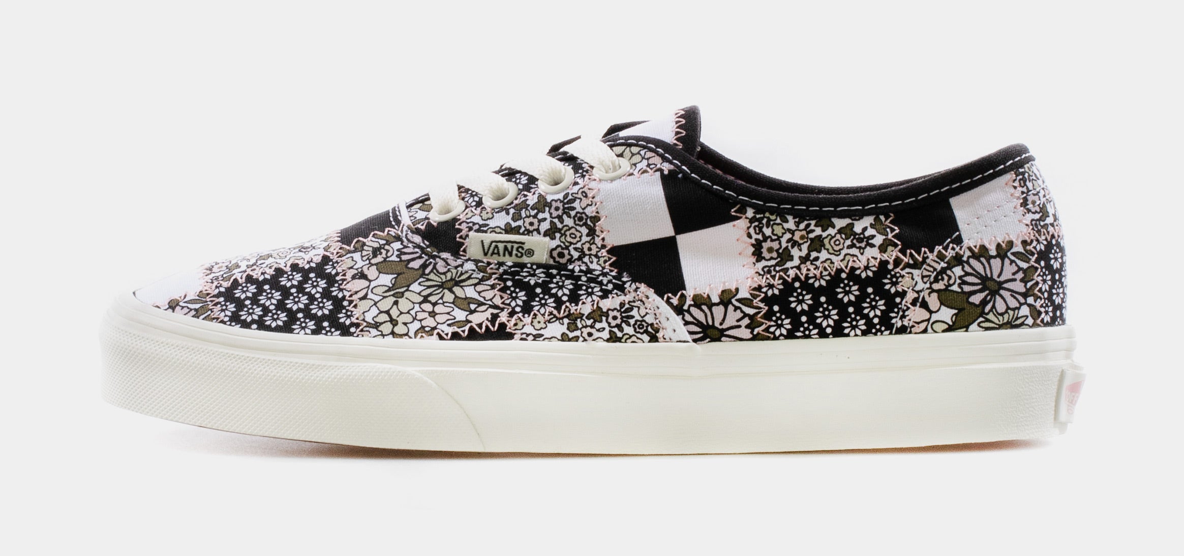 Authentic Patchwork Floral Womens Skate Shoe (Black/White)